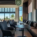 Luxury 2 Bedroom Condo - Amazing City View - Pool - Gym
