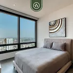 Luxury 2 Bedroom Condo - Amazing City View - Pool - Gym
