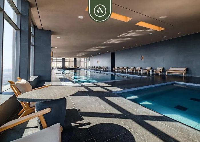 Luxury 2 Bedroom Condo - Amazing City View - Pool - Gym