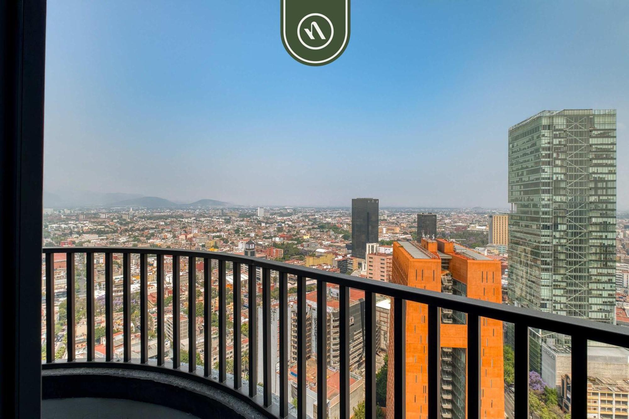 Luxury 2 Bedroom - Amazing View - Pool - Gym Apartment
